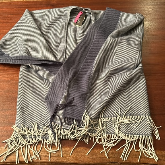 Blue Herringbone. Super Soft Cape NWT - Picture 1 of 7